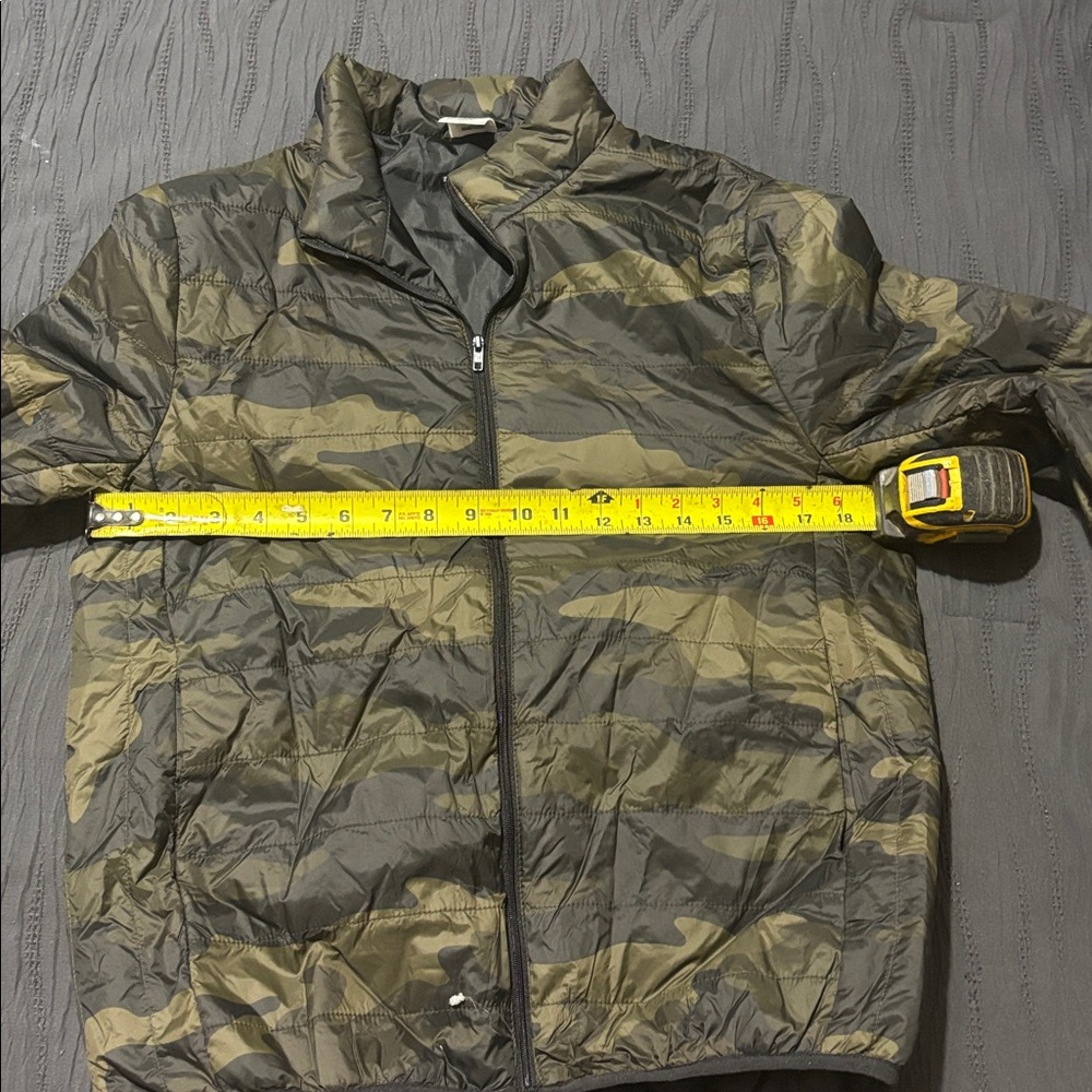 Victoria's Secret PINK Camouflage Puffer Jacket - Picture 4 of 4